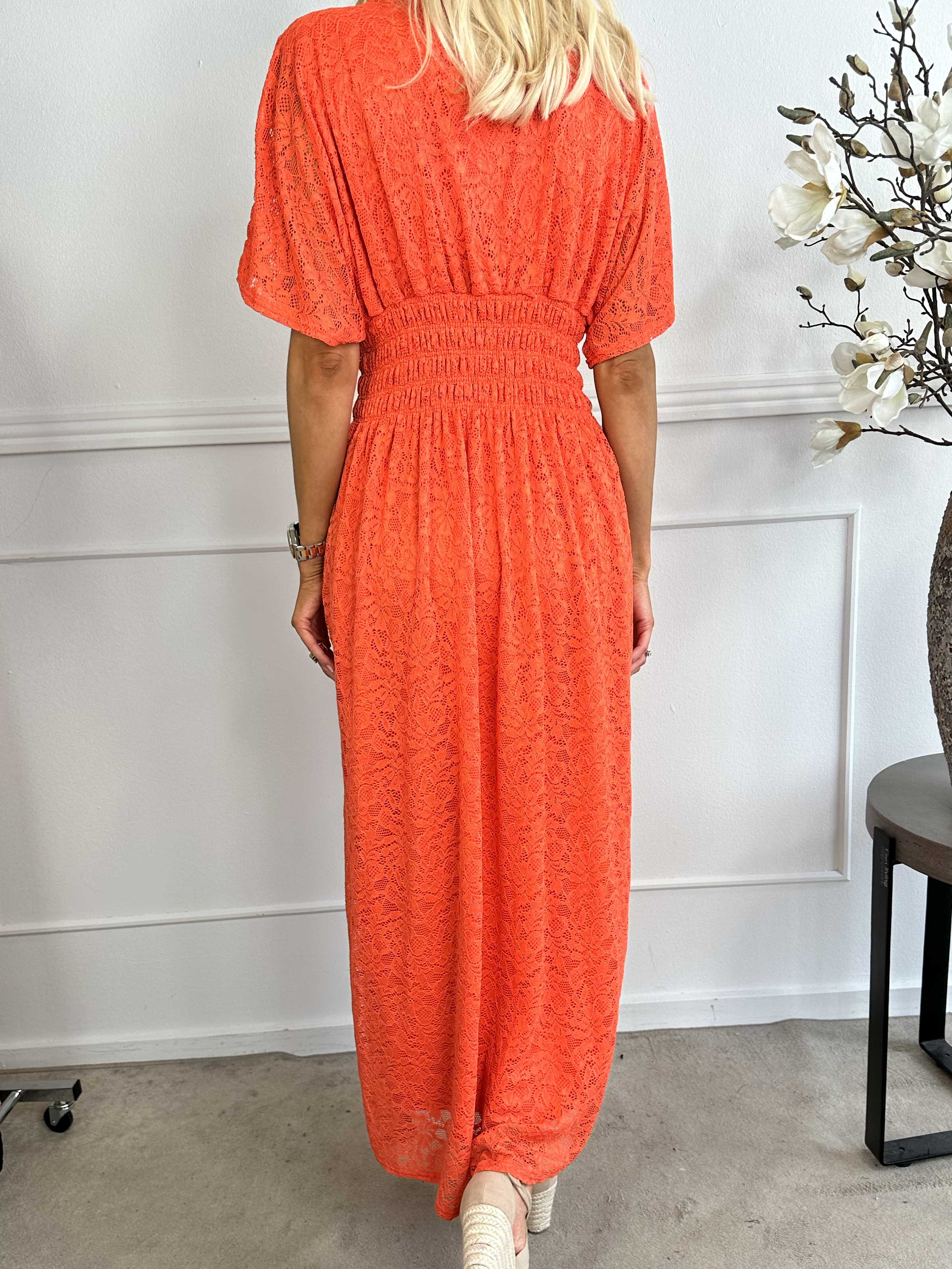 Pams Lace - Lang kjole i blonde med smock under brystet